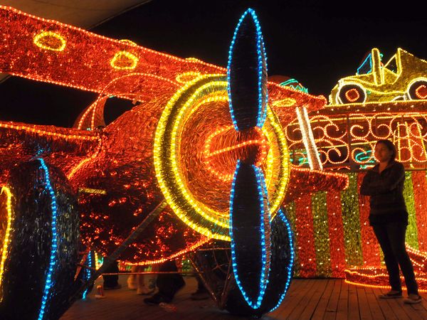 05-light-displays-colombia_41299_600x450